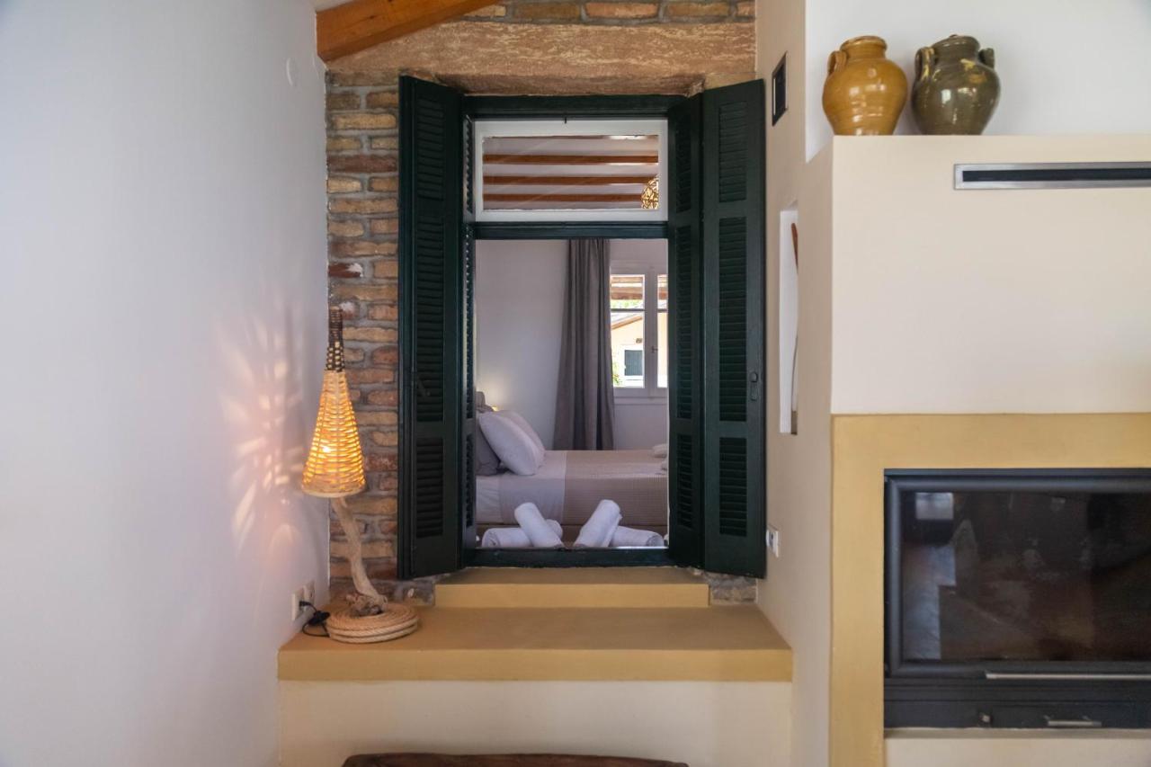 Terracotta Beach House Lefkimmi  Bagian luar foto