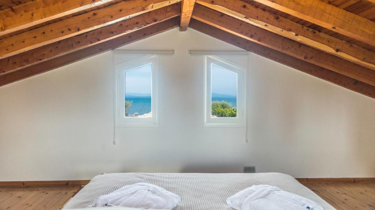 Terracotta Beach House Lefkimmi  Bagian luar foto